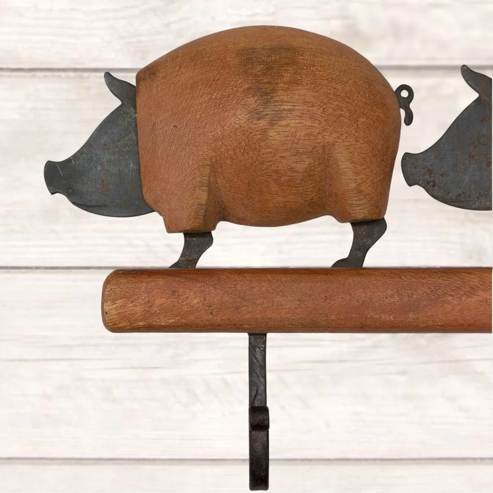 Rustic Wood and Metal Pig‎ Wall Mount Coat Rack 4 Hook Farmhouse Entryway Decor